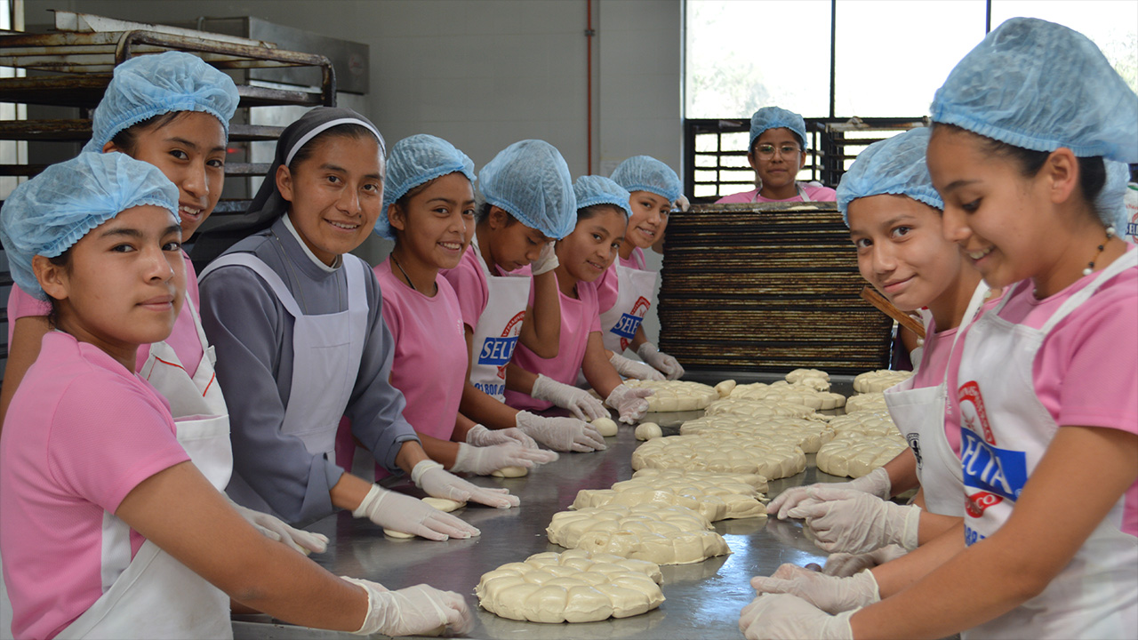 Women learning how to bake